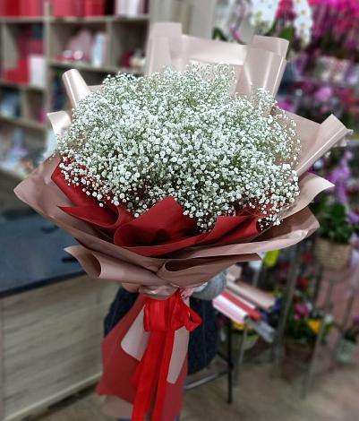 Букет цветов из: Гипсофила в Ильинское-Усово