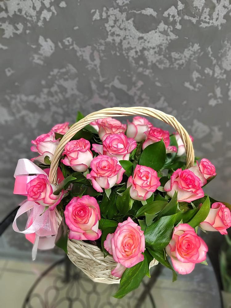 Цветочная композиция из Розы в корзине в Ильинское-Усово