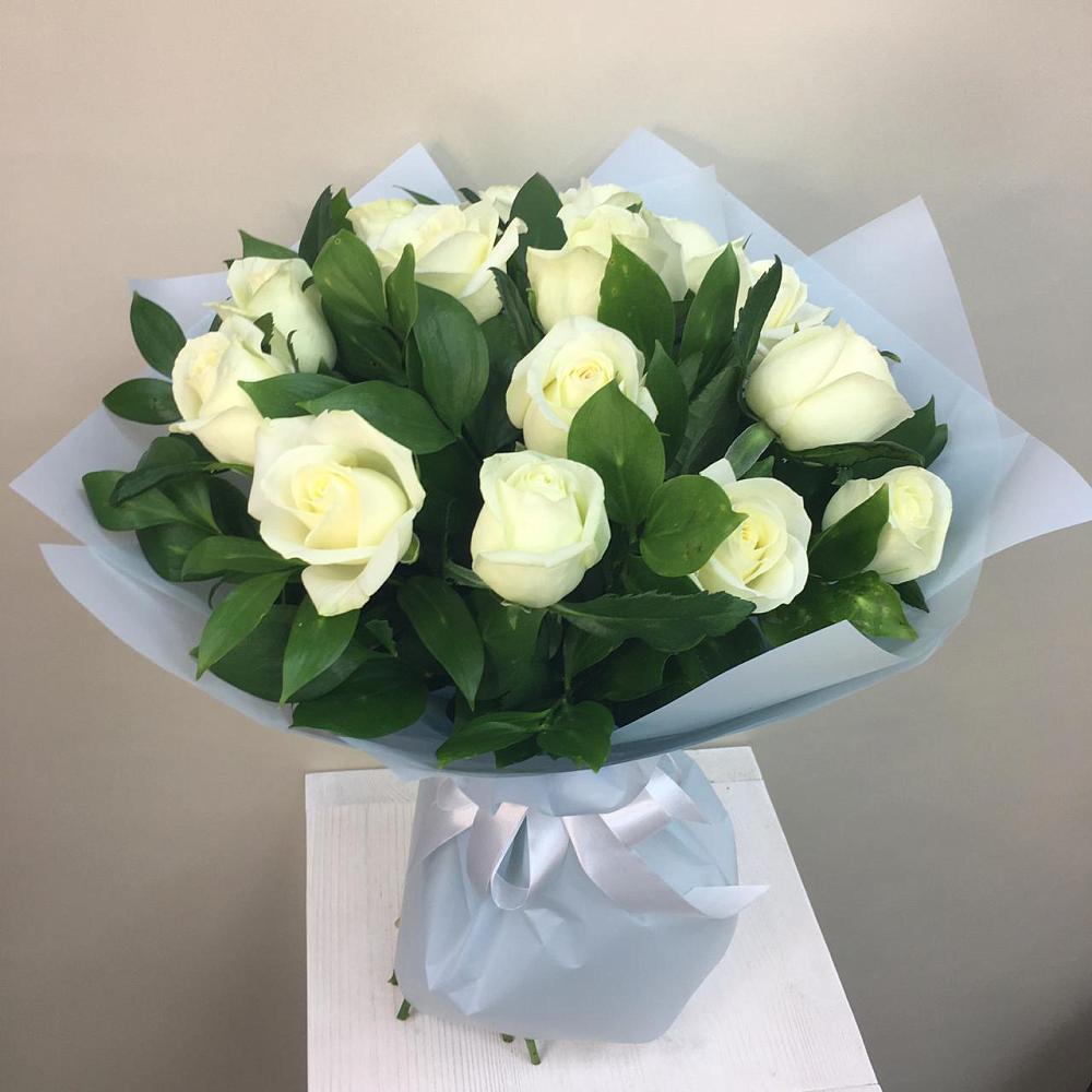 Букет 15 Белых роз Проуд в Ильинское-Усово