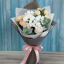 Букет цветов из:  Хризантемы и Розы в Ильинское-Усово