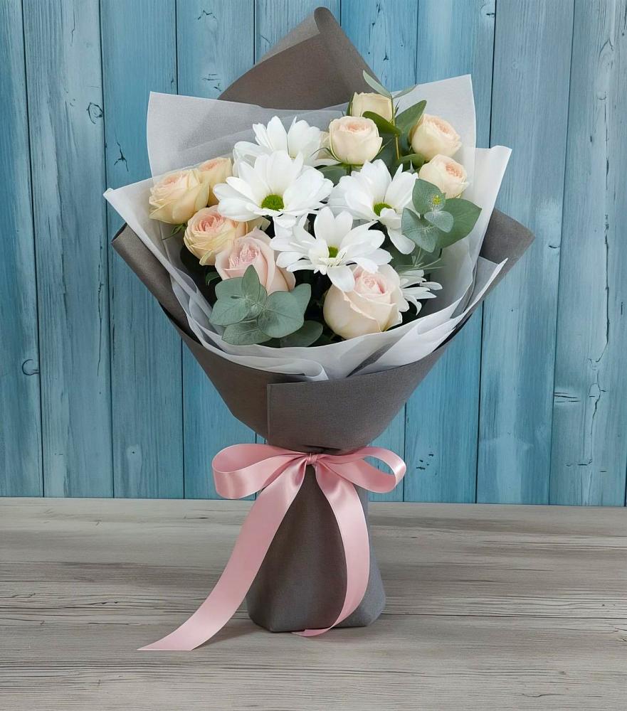Букет цветов из: Хризантемы и Розы в Ильинское-Усово