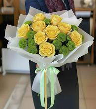 Букет цветов из:  Хризантемы и Розы в Ильинское-Усово