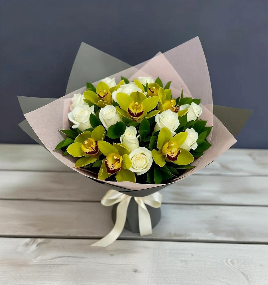 Букет цветов из: Орхидеи и Розы в Ильинское-Усово