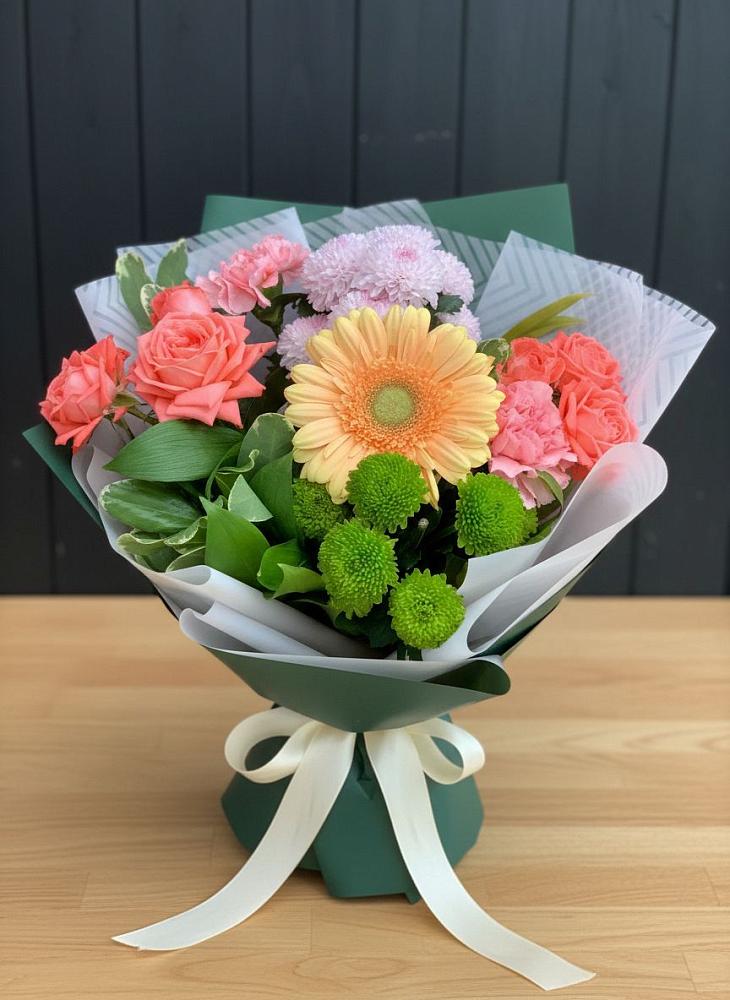 Букет цветов из: Гвоздики, Розы, Герберы и Хризантемы в Ильинское-Усово