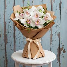 Букет цветов из:  Орхидеи и Розы в Ильинское-Усово